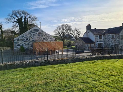 Y Deri, fantastic views, near Snowdonia House in Clynnog