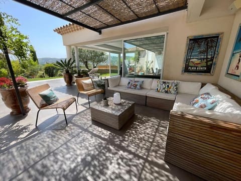 Luxueuse Villa avec Piscine Chauffée pour 8 personnes TAHA'A - Le Beausset à 10 mn des Plages Villa in Le Beausset