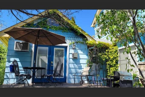 Bluemoon Vacation Rentals - Bluemoon Cottage House in Ashland