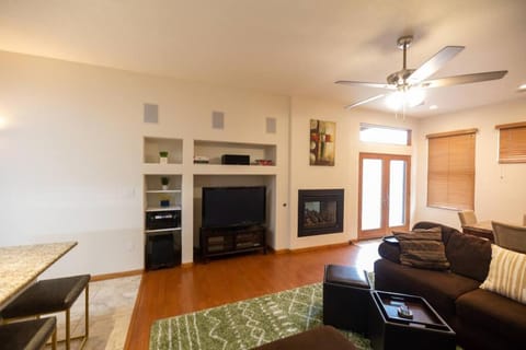 *20% New Listing Discount! Tramway Home By Sandias House in Albuquerque