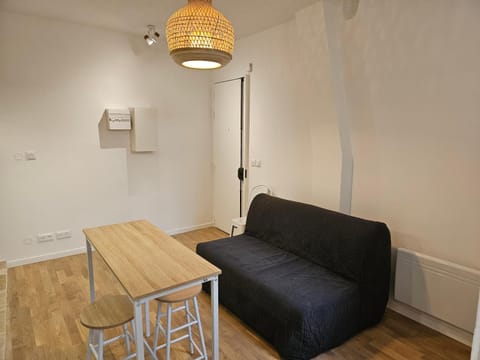 Le Weber-Paris Apartment in Aubervilliers