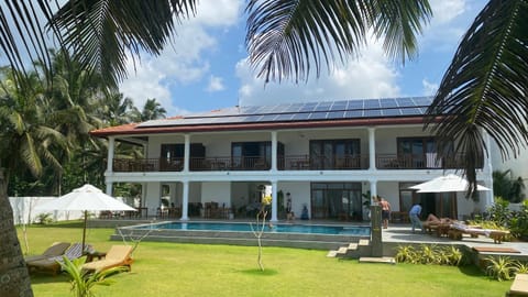 Property building, Garden, Pool view