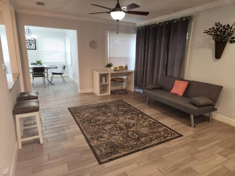 ☆The Oasis in Murray Hill☆ -sleeps 8- WiFi- Cozy House in Jacksonville