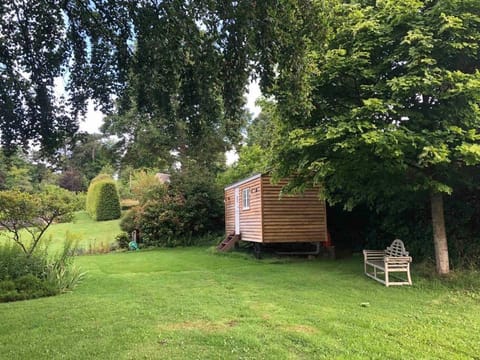 The Old Vicarage Shepherd's Hut House in Stroud District