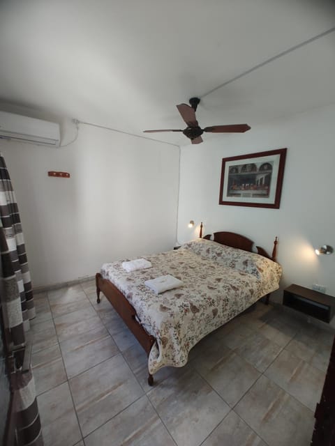 Bed, Photo of the whole room, Bedroom, heating, air conditioner