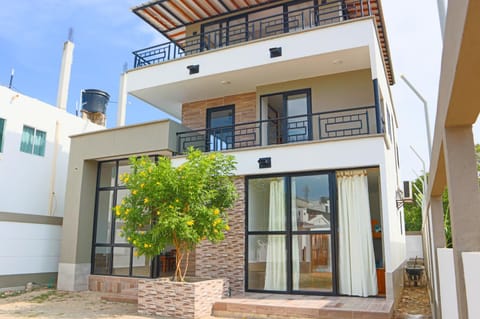 Patio, View (from property/room), Balcony/Terrace