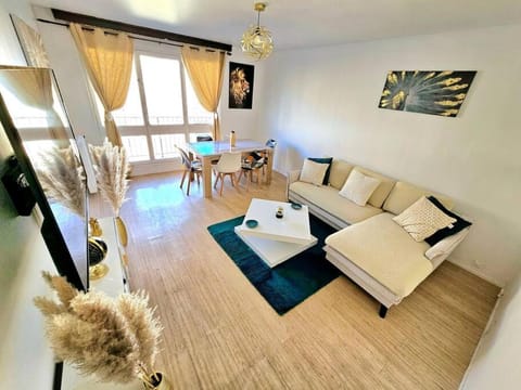 Très bel Appartement, 10 min gare, 20 min de Paris Apartment in Île-de-France