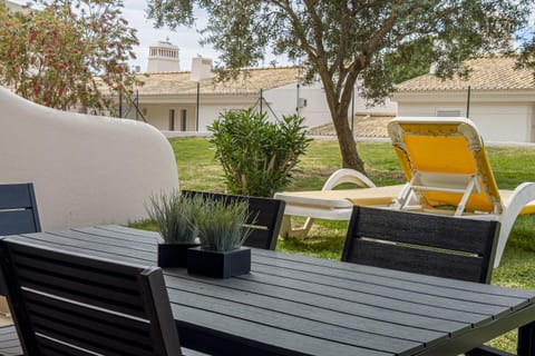 Patio, Garden, Garden view, sunbed