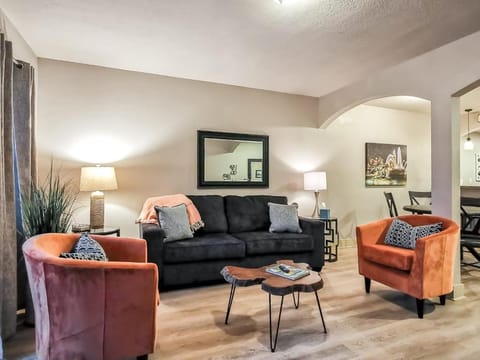Large Plaza 2BR BTH Maison in West Plaza