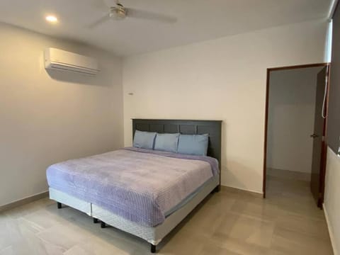 Bed, Photo of the whole room, Bedroom, fireplace, air conditioner