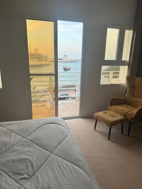 Muttrah Souq and Sea View Apartment in Muscat