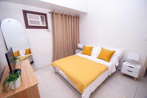 Bed, TV and multimedia, Bedroom, air conditioner