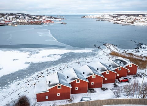 Property building, Natural landscape, Bird's eye view, Winter, Sea view