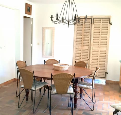 Spacious house with garden - near the beach House in Six-Fours-les-Plages