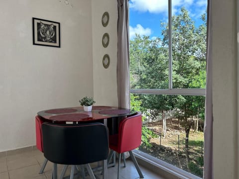 View (from property/room), Dining area, Garden view