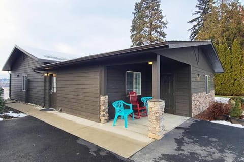 Immaculate Home w/ Mtn and River Views! Condo in Wenatchee