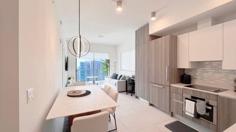 New 1/1 Apartment in Smart Brickell with Parking Apartment in Brickell