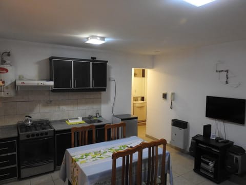 TV and multimedia, Kitchen or kitchenette, Living room, Dining area, pet friendly, stove