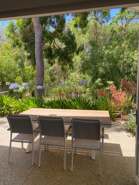 Patio, Spring, Day, Garden, Dining area, Garden view