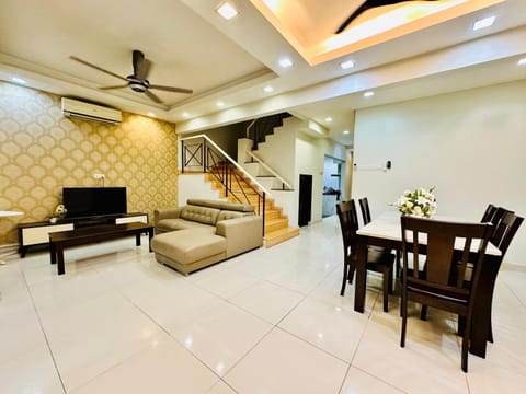 FamilyHaven at Presint 18 by Elitestay [5Rooms] House in Putrajaya