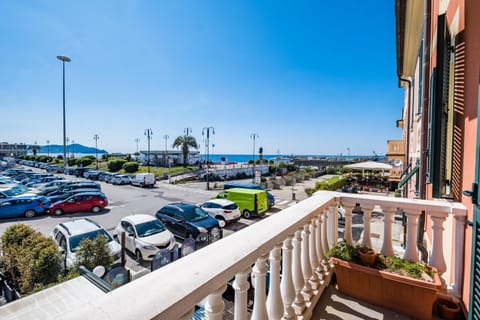 View (from property/room), Balcony/Terrace