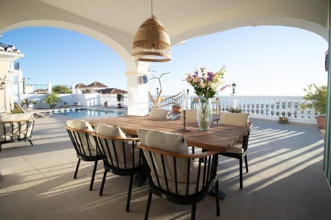 Dining area, Pool view, Sea view