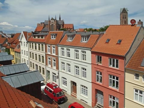 Historisches Altstadthaus St Georgen - ABC347 House in Wismar