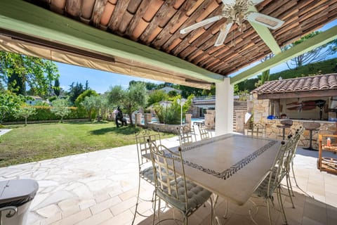 Villa Caroubiers Pretty provençal villa with outhouse and pool Villa in Mougins