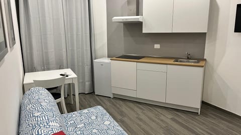 WHITE 2 Apartment in Terni