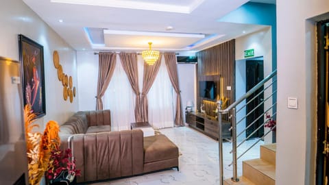 2bedroom Masters Apartment Condo in Abuja