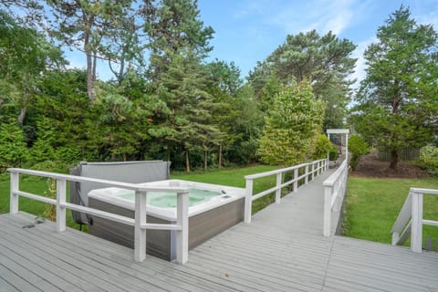 Southampton Retreat: Heated Pool, Hot Tub, Near Beach House in Southampton