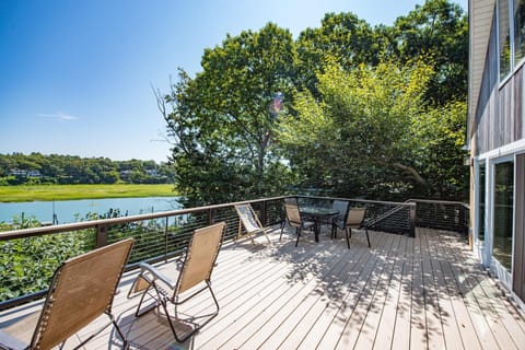 Nature's Paradise: Private Dock & Water Views House in Mattituck