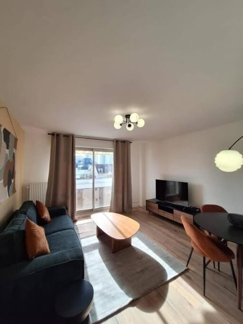 Charmant T2 rénové et lumineux - 333B Appartement in Puteaux