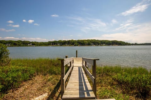 Private Waterfront Home: Dock, Kayaks Maison in Southold