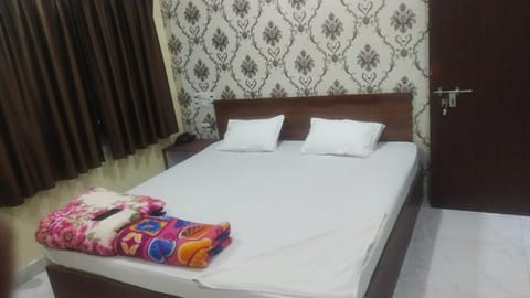 NK GUESTHOUSE Bed and Breakfast in Kolkata