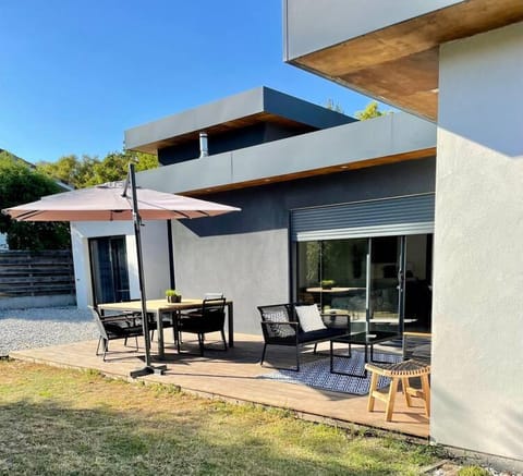 Villa moderne avec jacuzzi, au pied de la plage Villa in Labenne