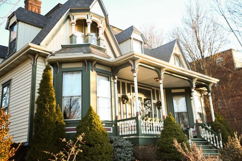 MacFie House Bed and Breakfast in Cape Girardeau