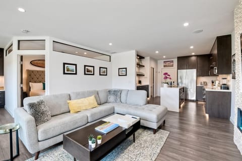 La Costa Luxury Condo - Fully Remodeled House in Carlsbad