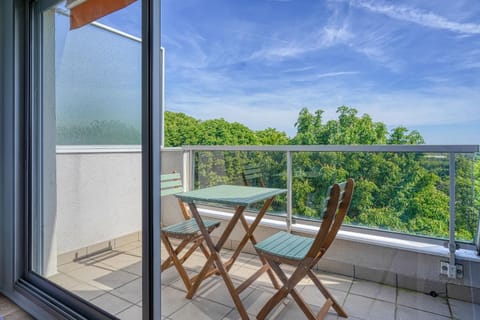 Charmant studio moderne avec balcon - 337B Apartment in Nogent-sur-Marne