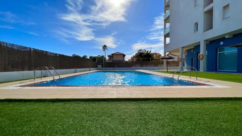 Pool view, Swimming pool, sunbed