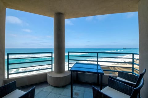 3BR Oceanview, Gated Community & Parking, Elevator House in Oceanside