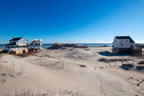 4x1567, Lil House- Semi-Soundfront, Wild Horses! Ocean View! Casa in Carova Beach