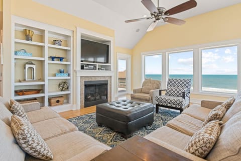 Hatteras Retreat Oceanfront 7 Bedroom Home Apartment in Buxton