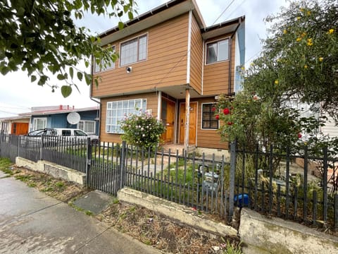 Property building, Day, Neighbourhood, Street view