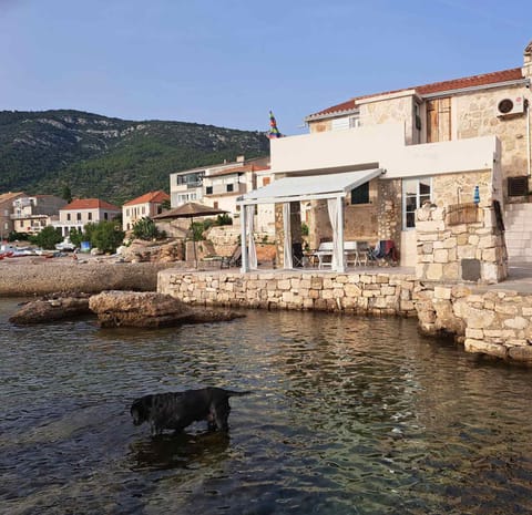 Property building, Day, Balcony/Terrace, Pets, Sea view