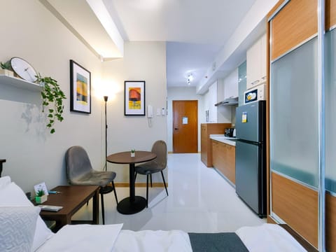 1BR Condotel Suite at Sunshine100 City Plaza #SS01 Bed and Breakfast in Mandaluyong