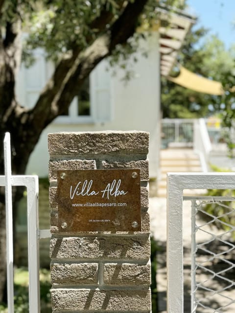 Facade/entrance, Garden