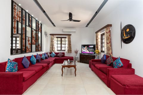 Communal lounge/ TV room, TV and multimedia, Living room, Seating area, Evening entertainment, fireplace