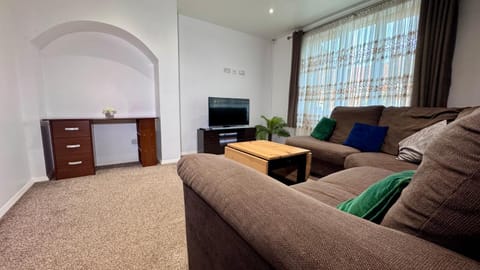 Communal lounge/ TV room, TV and multimedia, Living room