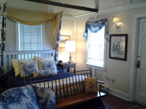Bathkeepers Cottage Maison in Berkeley Springs